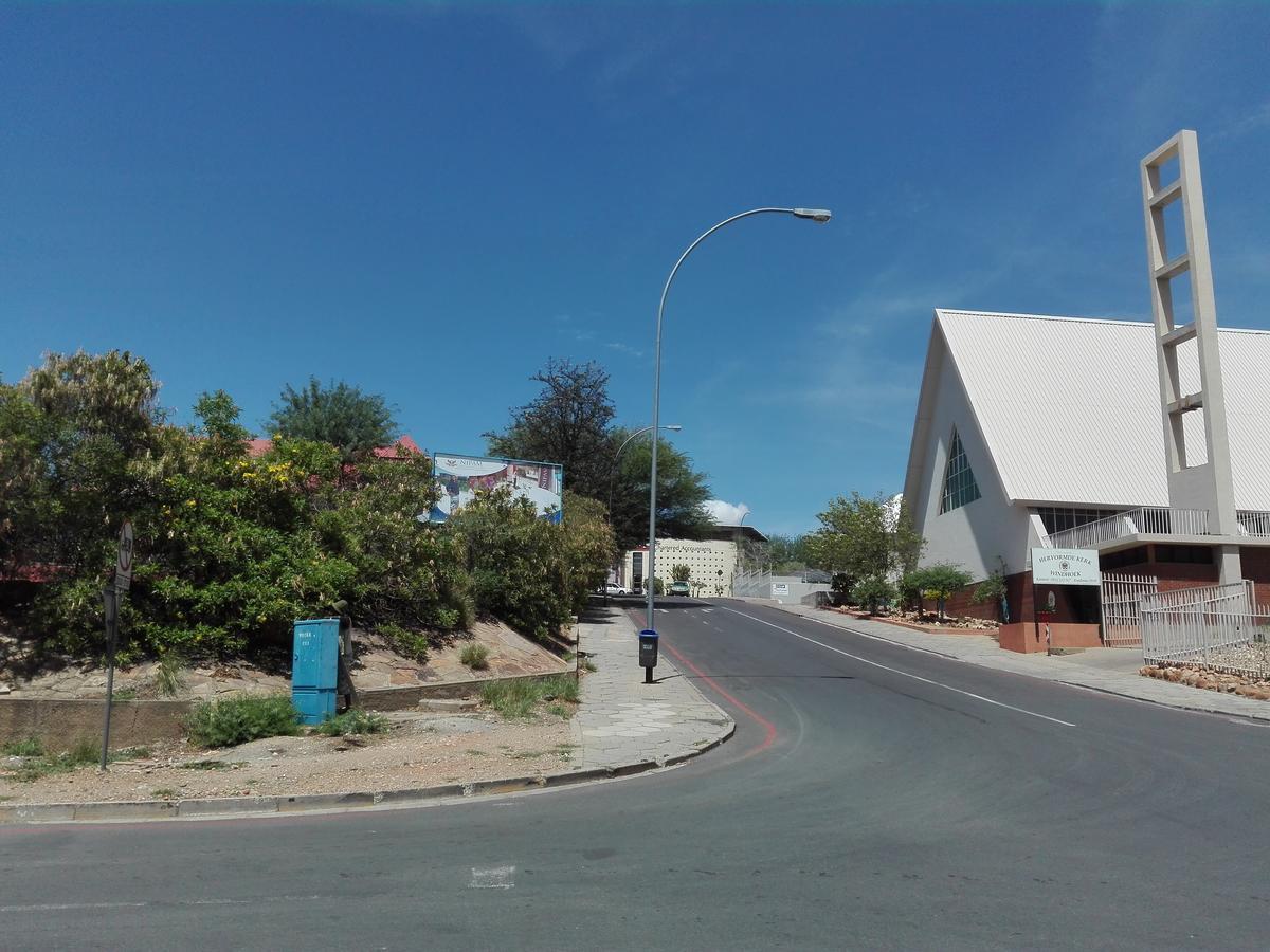 Home Inn Self-Catering Windhoek Buitenkant foto